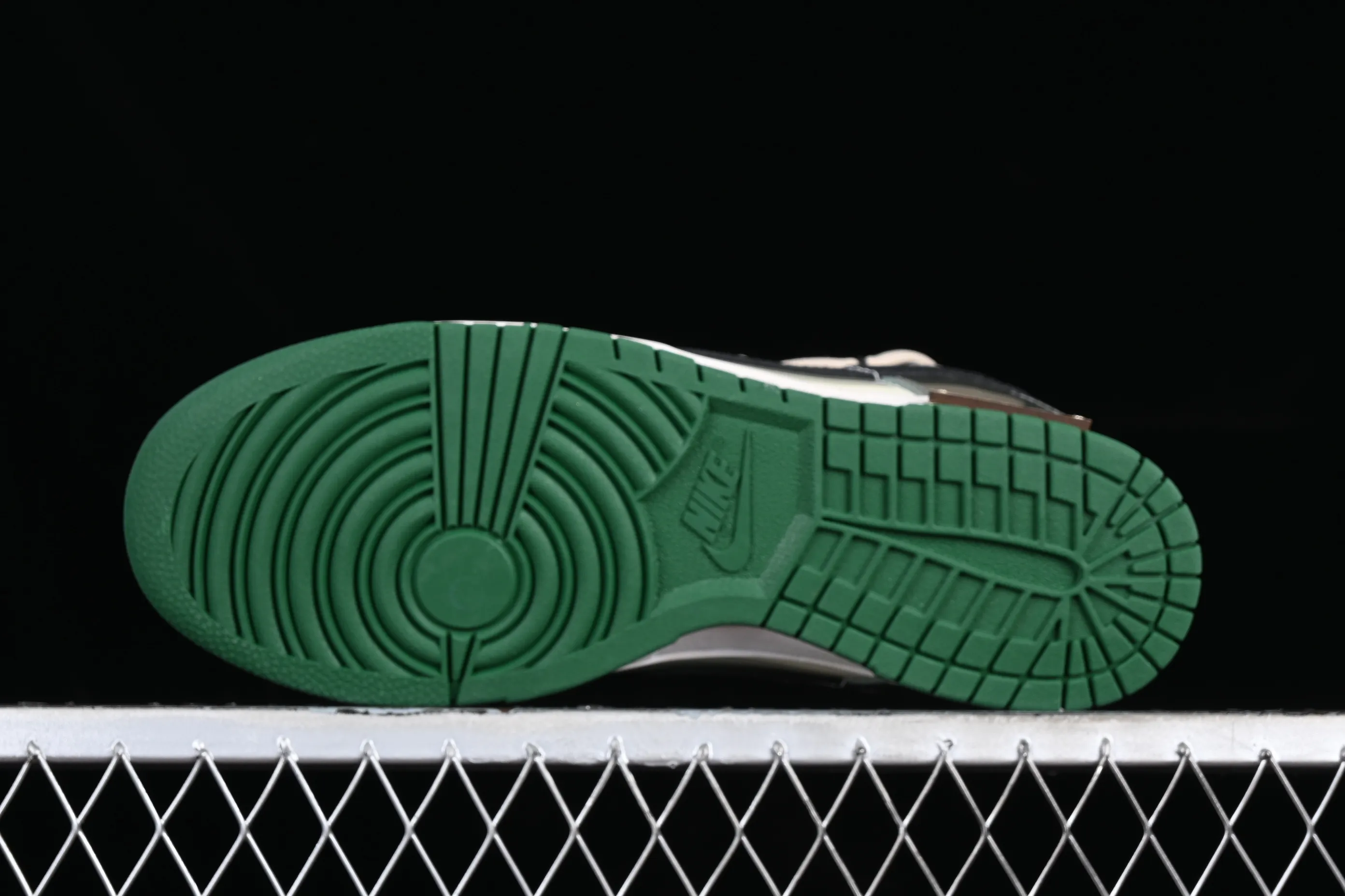 All Categories Nk SB Dunk Series Nk SB Dunk Low Low-top sneakers Nk Dunk Low Panda Prank Jungle Crossing Wilderness Ore Morandi Army Green Retro SB Strap Low-top Casual Shoes DD1391-300